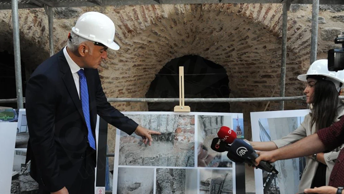 Bakan Ersoy Kız Kulesi'ndeki restorasyonu yerinde anlattı