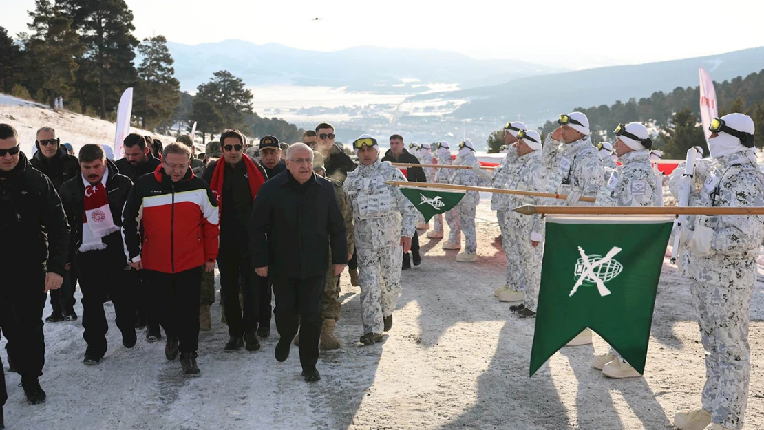 Bakan Güler, kurmaylarıyla Sarıkamış'ta