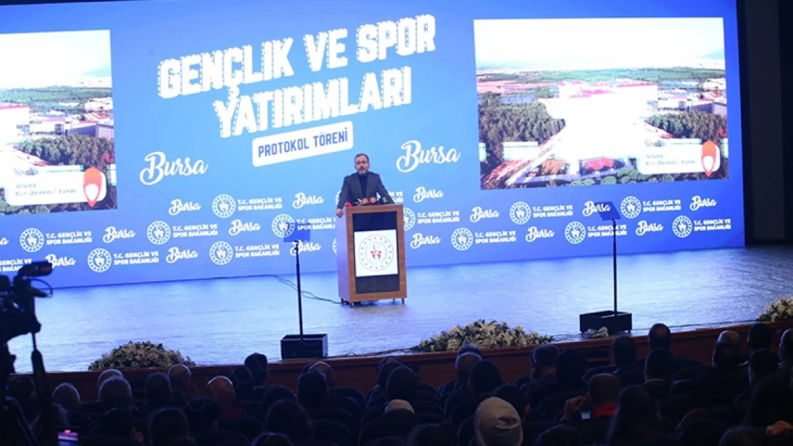 Bakan Kasapoğlu: Türkiye'nin dört bir yanında 400'e yakın Gençlik Merkezi inşa ettik