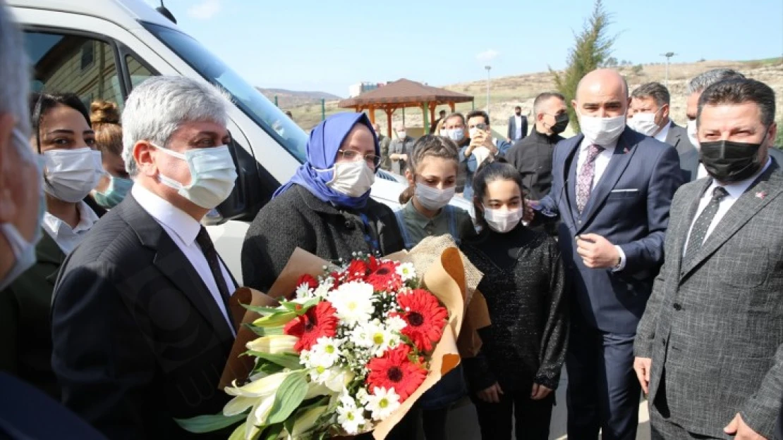 Bakan Selçuk: Kadına karşı hiçbir ayrımcılığın yapılmadığı bir Türkiye için beraber uğraşacağız