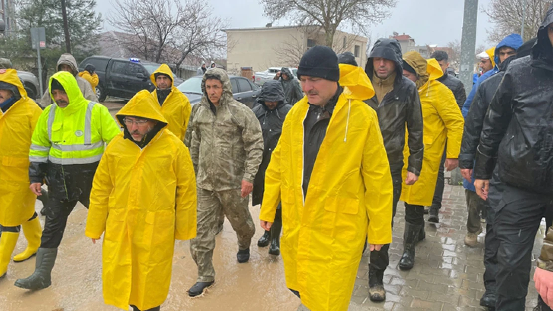 Bakan Soylu, selin vurduğu Adıyaman'da incelemelerde bulundu