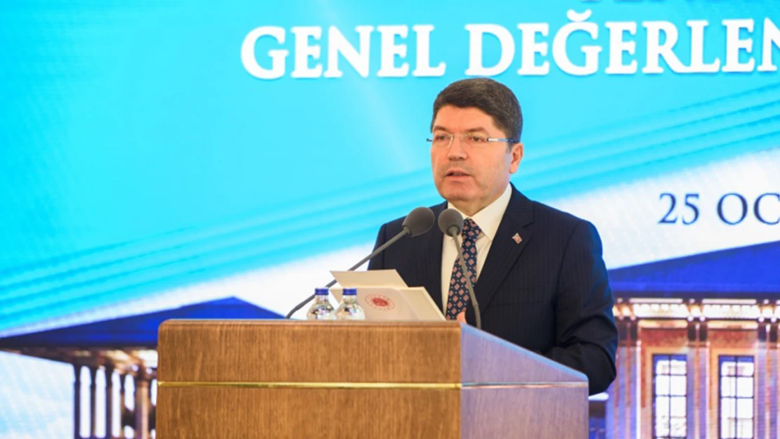 Bakan Tunç, 'Sivil ve demokratik bir anayasanın hazırlanması son derece gereklidir'