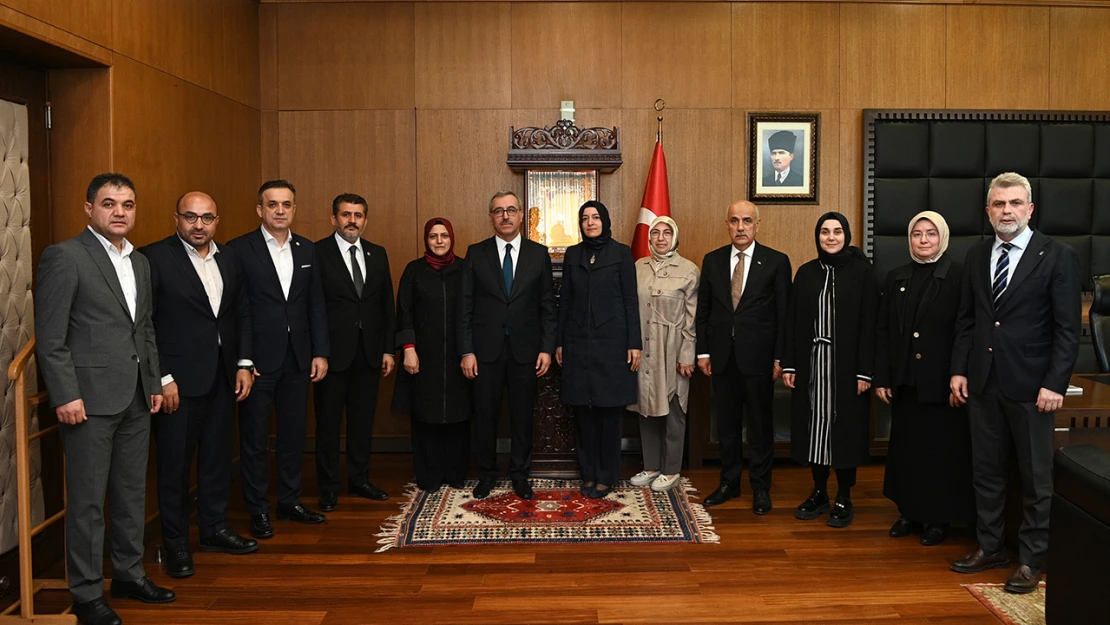 Başkan Güngör, AK Parti Genel Başkan Yardımcısı Sayan Kaya'yı ağırladı