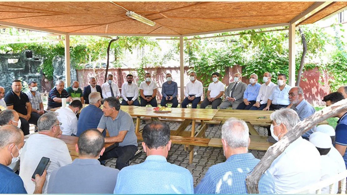 Başkan Güngör, Doğukent'te muhtarlara hitap etti: El birliğiyle güçlü Türkiye