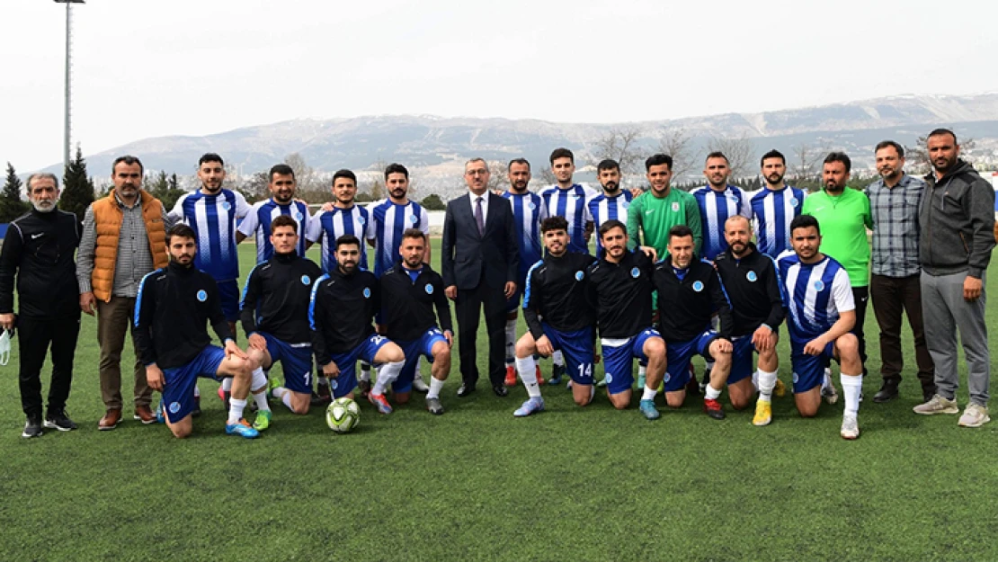 Başkan Güngör, Gençlik ve Spor Kulübünün karşılaşmasını izledi