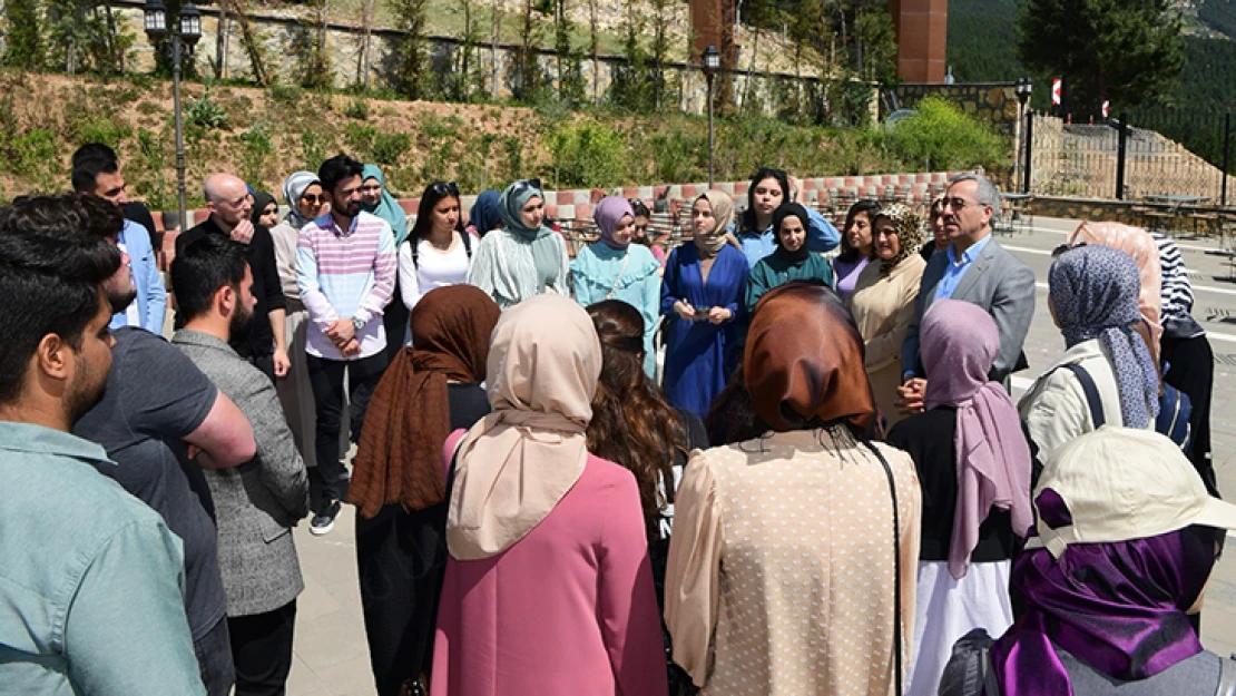 Başkan Güngör, KSÜ öğrencileri ile bir araya geldi