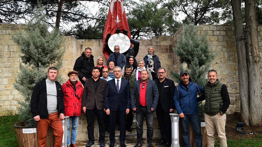 Başkan Güngör, Rehberler Odası Başkanı ile bir araya geldi