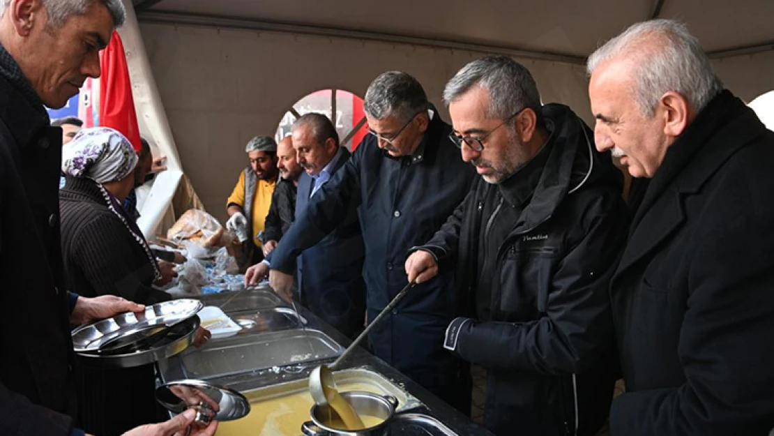 Başkan Güngör, TBMM Başkanı Şentop ile Geçici Barınma Merkezlerini ziyaret etti