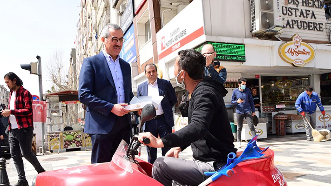 Başkan Güngör, Trabzon Caddesi'nde esnafları ziyaret etti