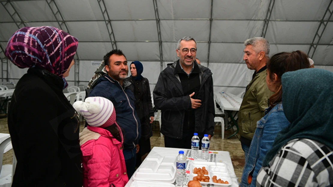 Başkan Güngör, vatandaşlarla birlikte iftar yaptı