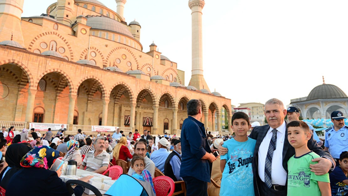 Başkan Mahçiçek'in Regaip Kandili mesajı