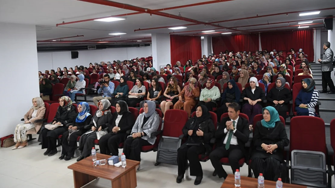 Başkan Mahçiçek, KYK Öğrenci Yurdu'nda gençlerle bir araya geldi