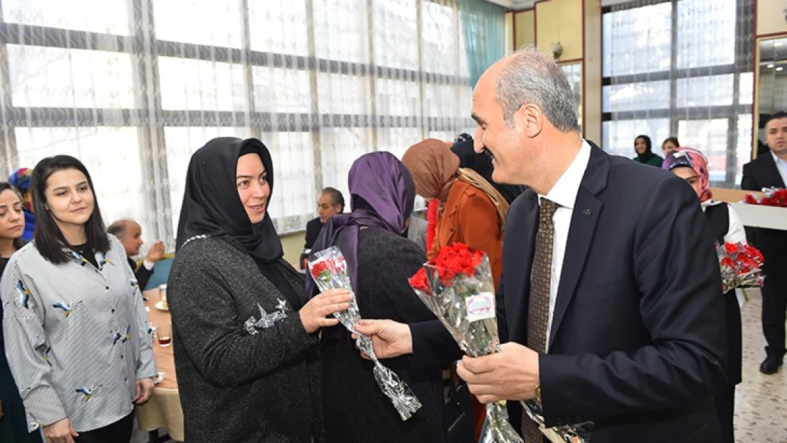 Başkan Okay: Annelerimiz, şefkat ve merhametin adıdır