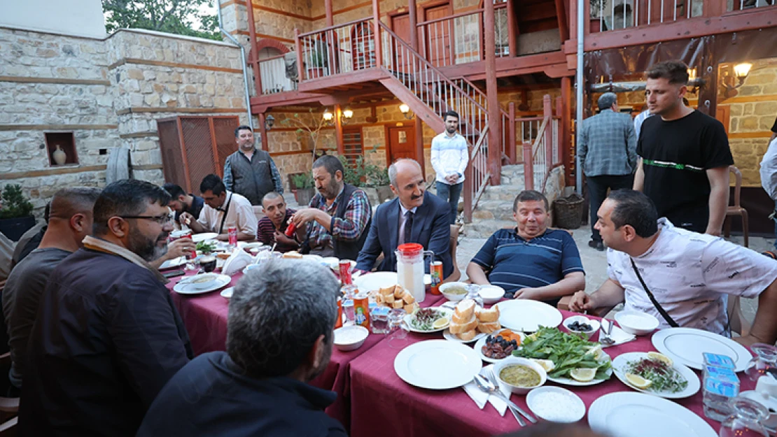 Başkan Okay, özel gereksinimli vatandaşlarla iftarda buluştu