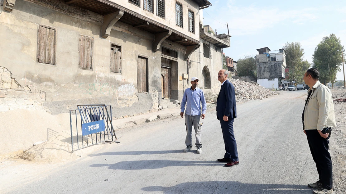 Başkan Okay, 'Tarihi yapılarımız yeniden ayağa kalkacak'