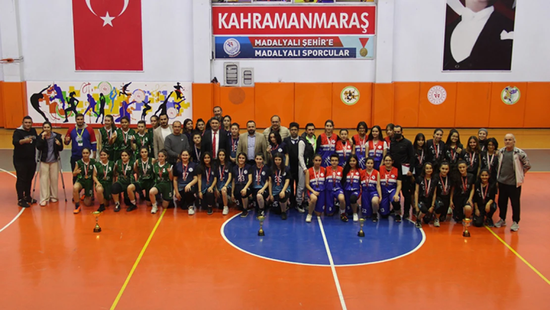 Basketbolun en iyi okul takımları belli oldu