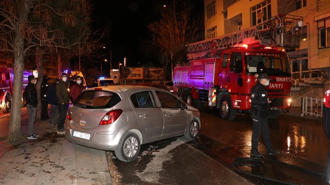 Bir apartmanda çıkan yangın hasara yol açtı