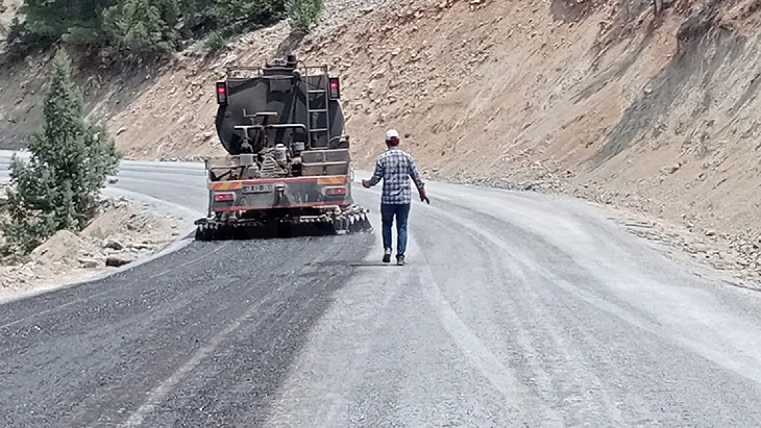 Boyalı Grup Yolu'nda asfalt çalışması başladı