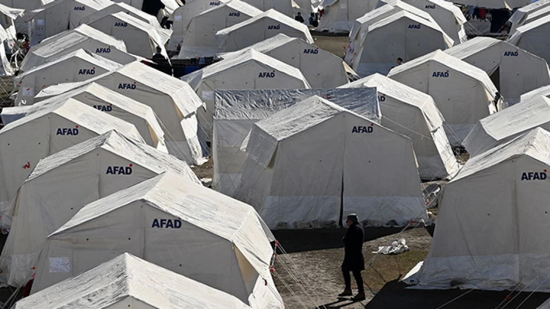 Çadır kentlerde market ve mağazalar oluşturuldu