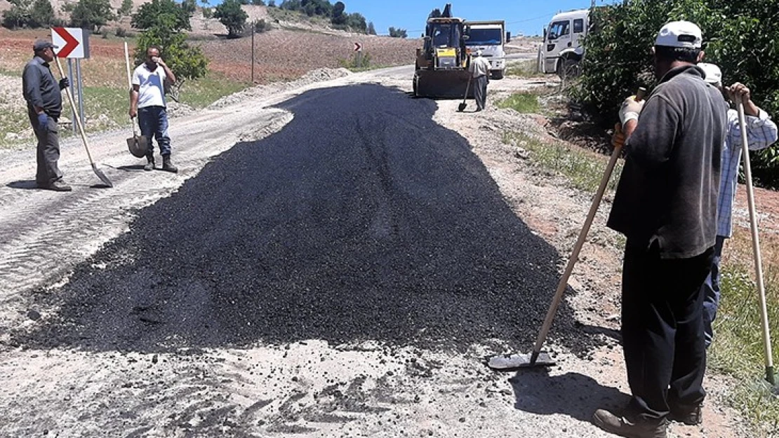 Çağlayancerit kırsalında Büyükşehir'in ulaşım hamlesi