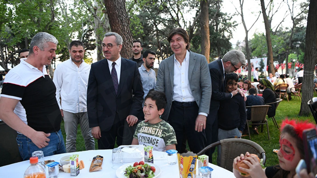 Çocuklar için Maraş Kalesi'nde iftar düzenlendi