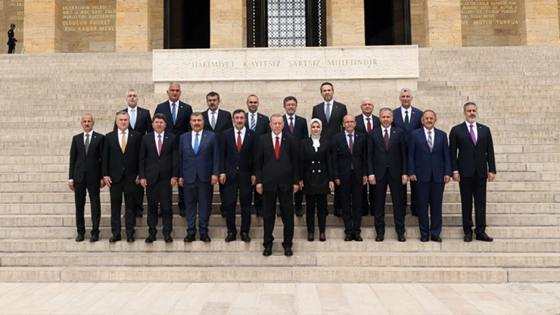 Cumhurbaşkanı Erdoğan'ın yeni kabinesi Anıtkabir'de