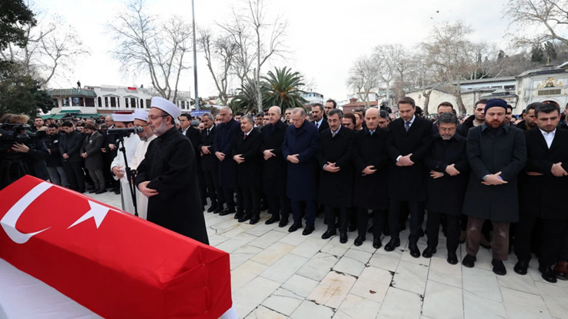 Cumhurbaşkanı Erdoğan, yazar Alev Alatlı'nın cenaze törenine katıldı