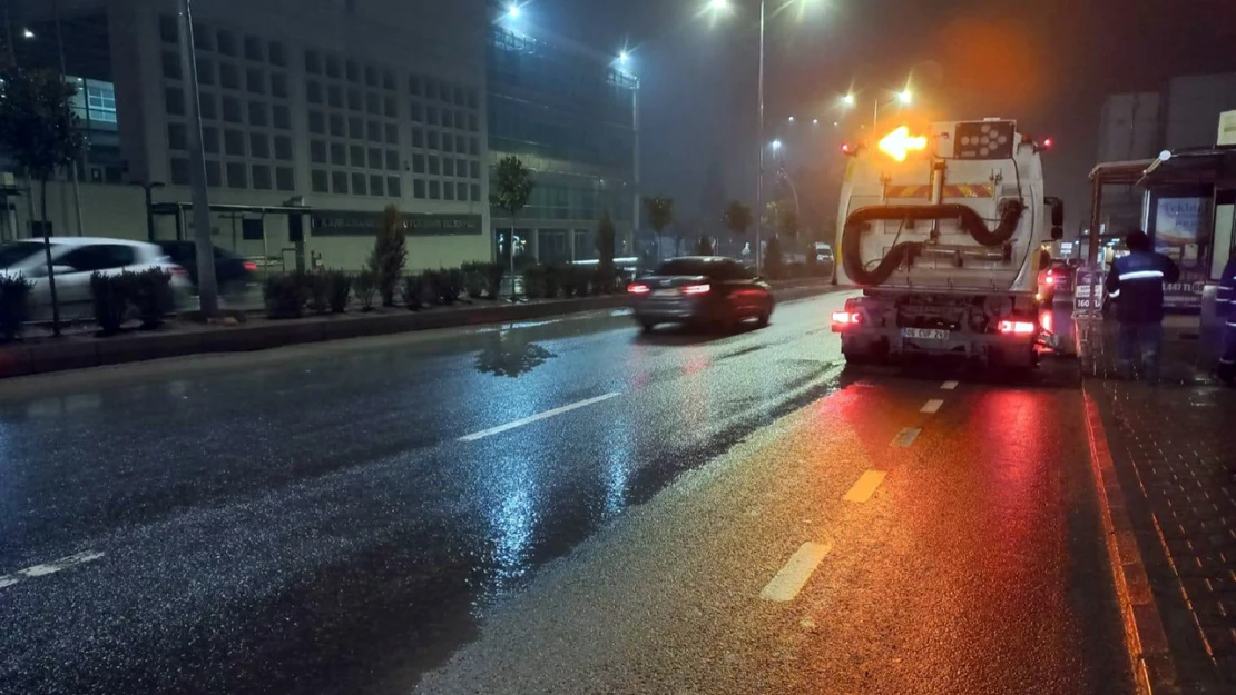 Daha temiz ve estetik bir Kahramanmaraş için ekipler sahada