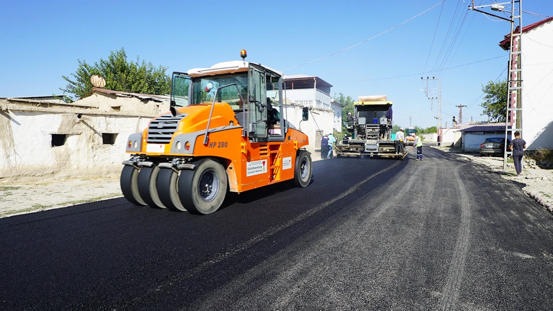 Darende Caddesi'nde asfalt yenilemeleri tamamlanıyor