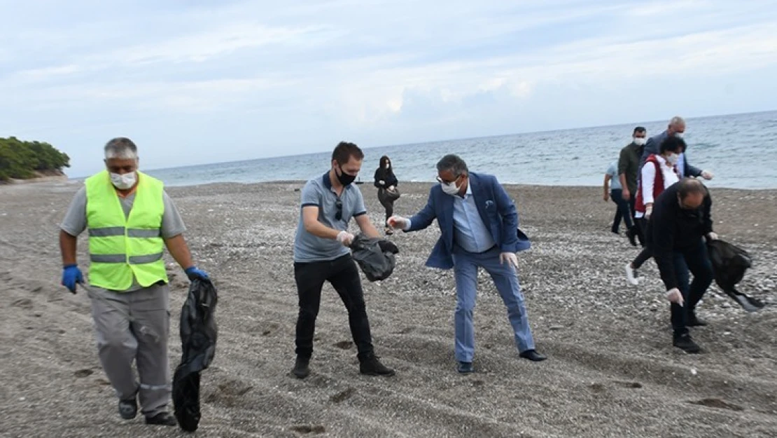 'Deniz Çöpleri İzleme Programı' kapsamında sahil temizliği yapıldı