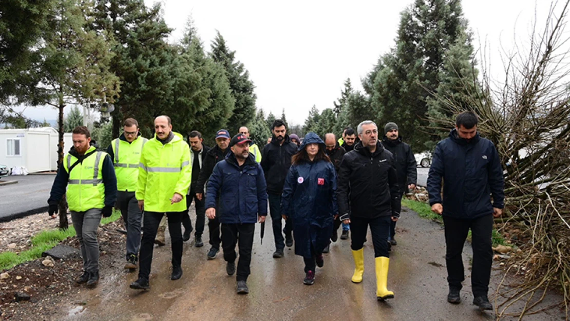 Deprem sonrası Karacasu Konteyner Kentte yeni barınma alanları oluşturuluyor