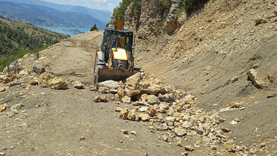 Depremlerde kapanan yayla yolları açılıyor