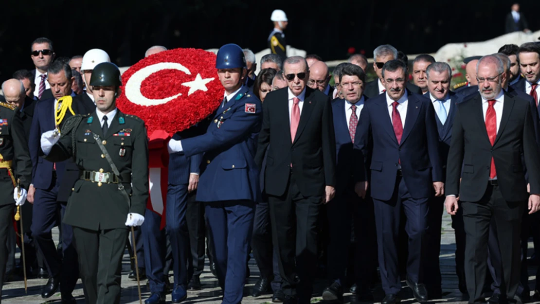 Devlet erkanı Anıtkabir'de