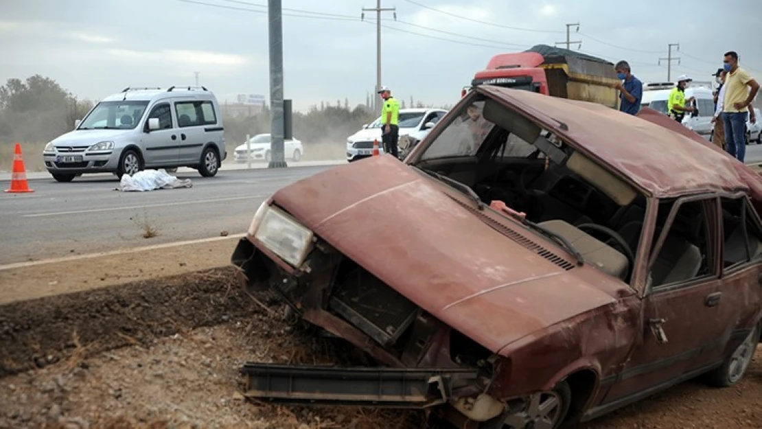 Devrilen otomobilin sürücüsü öldü