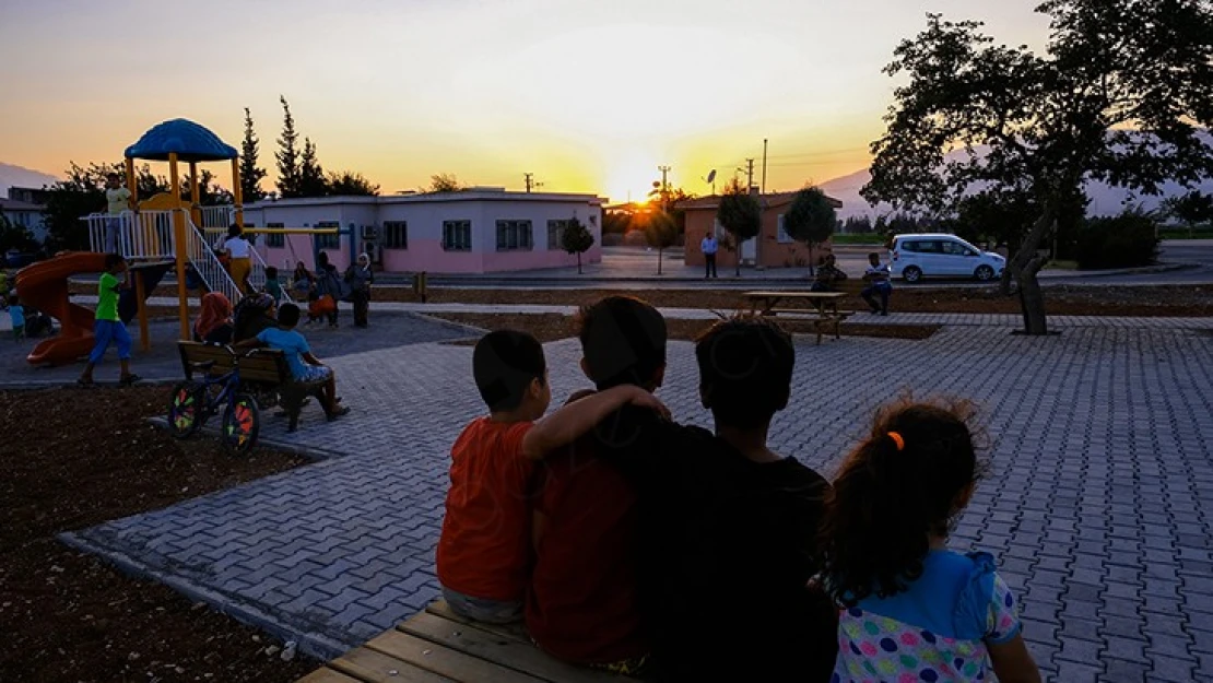 Dulkadiroğlu Belediyesi Erkenez'e saat kulesi