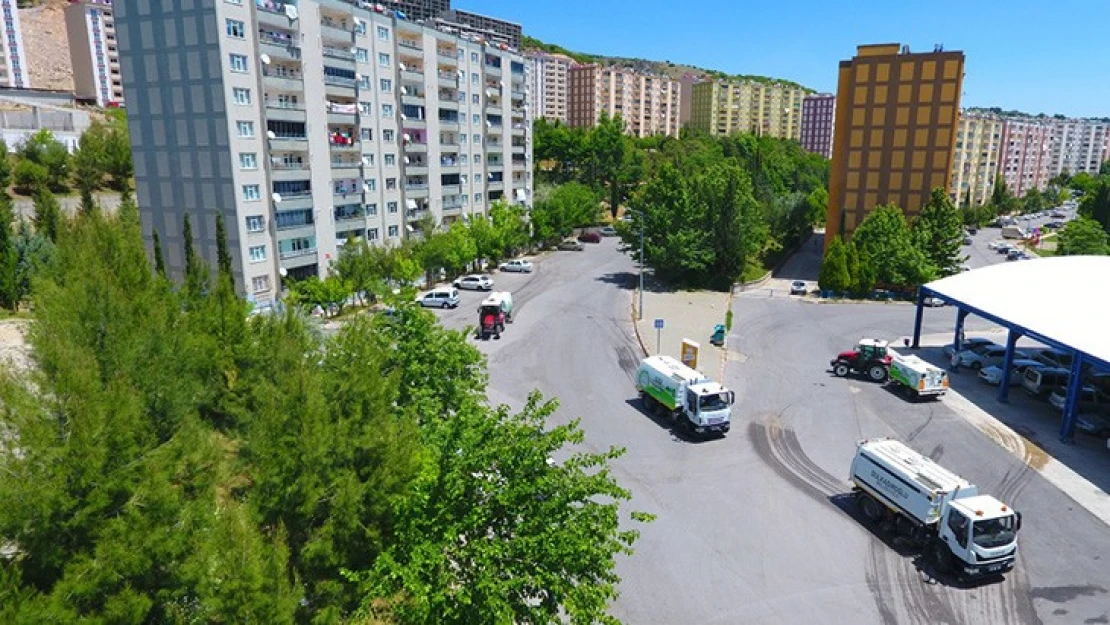 Dulkadiroğlu'nda cadde ve sokaklarda bayram temizliği