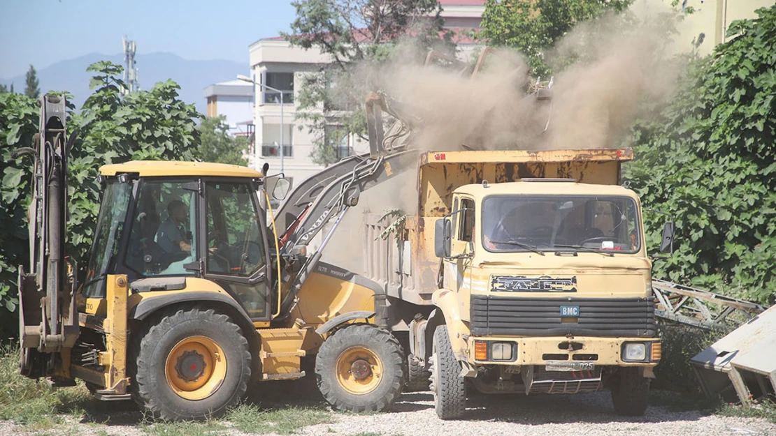 Dulkadiroğlu'nda park ve bahçeler bayrama hazır