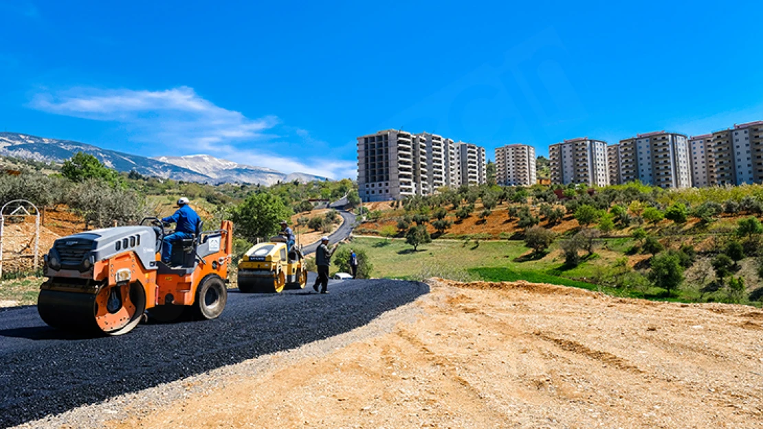 Dulkadiroğlu'ndan Ayaklıcaoluk Mahallesinde asfalt çalışması