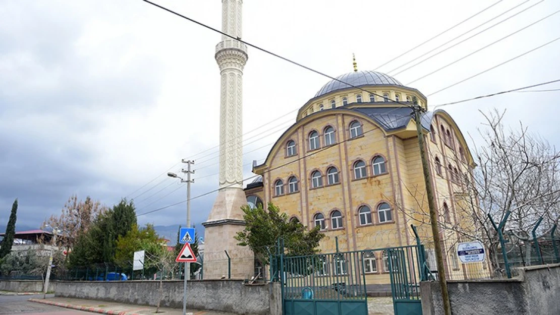 Dulkadiroğlu'ndan cami bahçelerine düzenleme