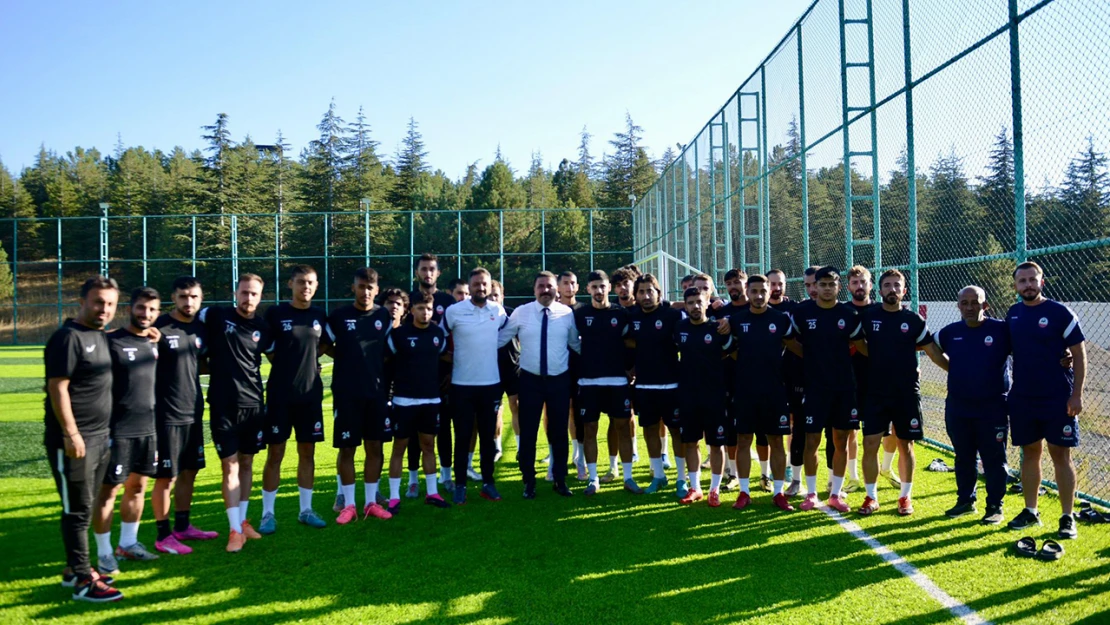 Dursun Nar'dan Kahramanmaraş'ın futbol takımlarına tam destek