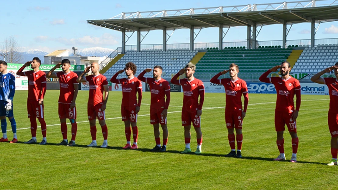 Düşme hattındaki Kırmızı Beyazlılar bir ayara daha aldı