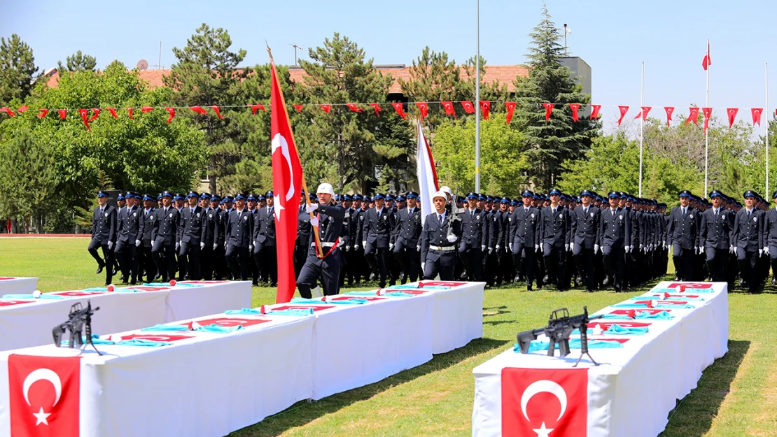 Eğitimlerini tamamlayan 312 polis adayı mezun oldu