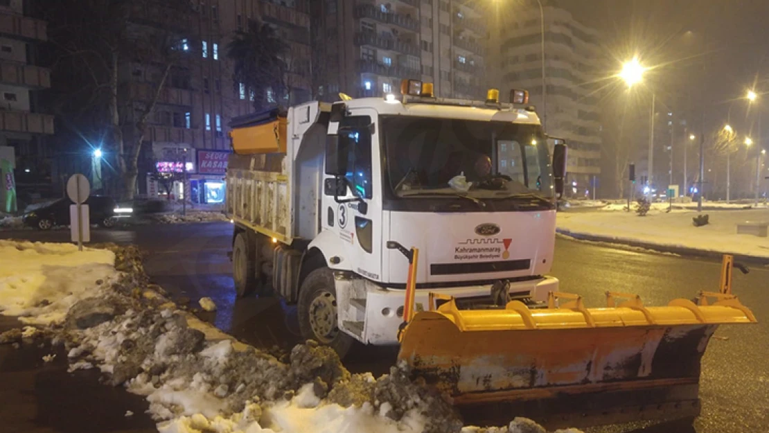 Ekipler, Kahramanmaraş genelinde kar nöbeti tuttu