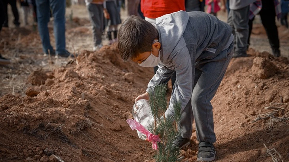 Elbistan Belediye Başkanı Gürbüz, 'Her çocuk bir fidan' kampanyası başlattı