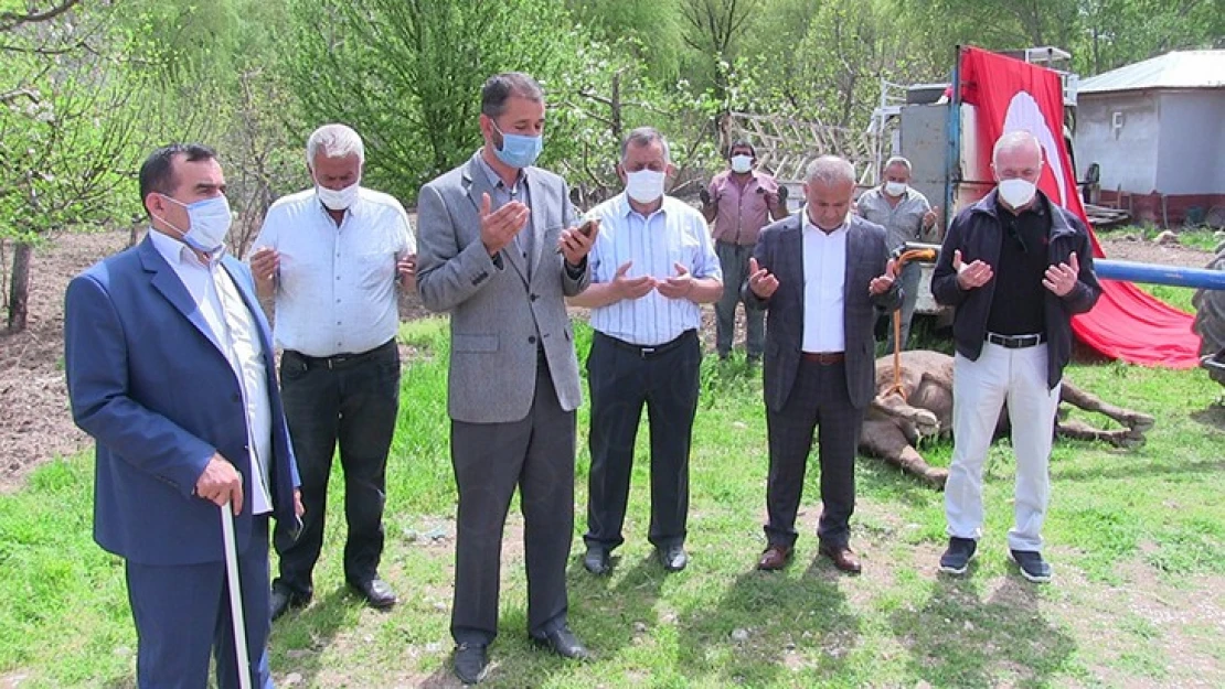 Elbistan'da ihtiyaç sahipleri için kurban kesildi