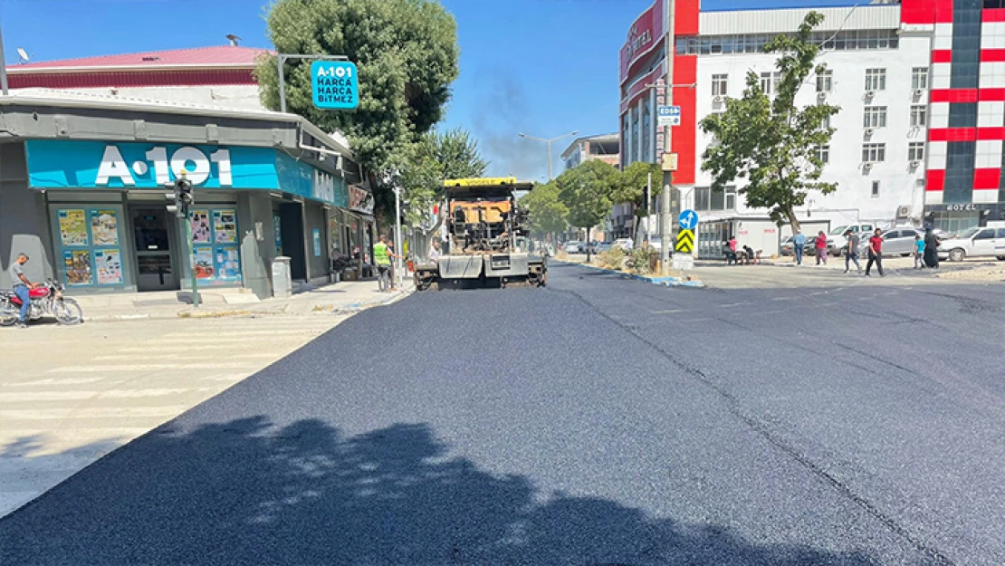 Elbistan'daki caddelerde yenileme başladı