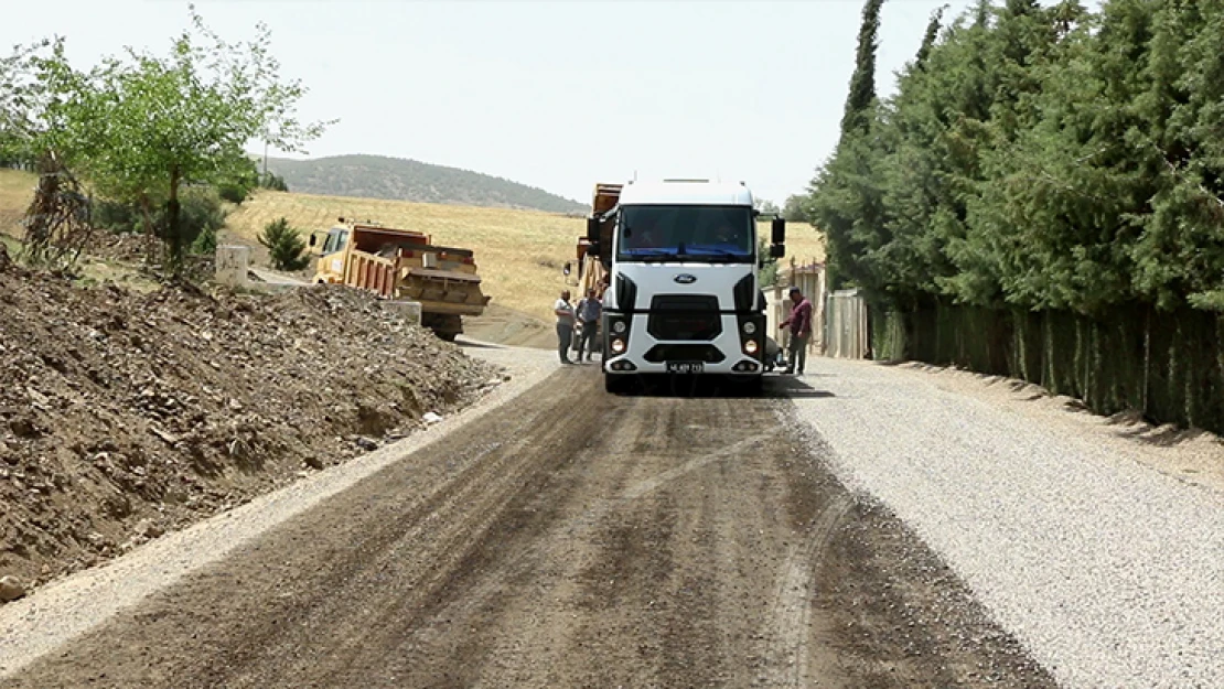 Elmalar'ın yol sorunu çözülüyor