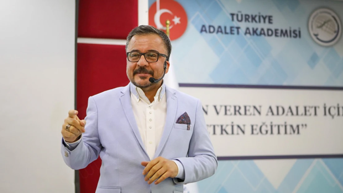 Fatih Akbaba Elbistan'da kadın okurlarıyla buluşuyor