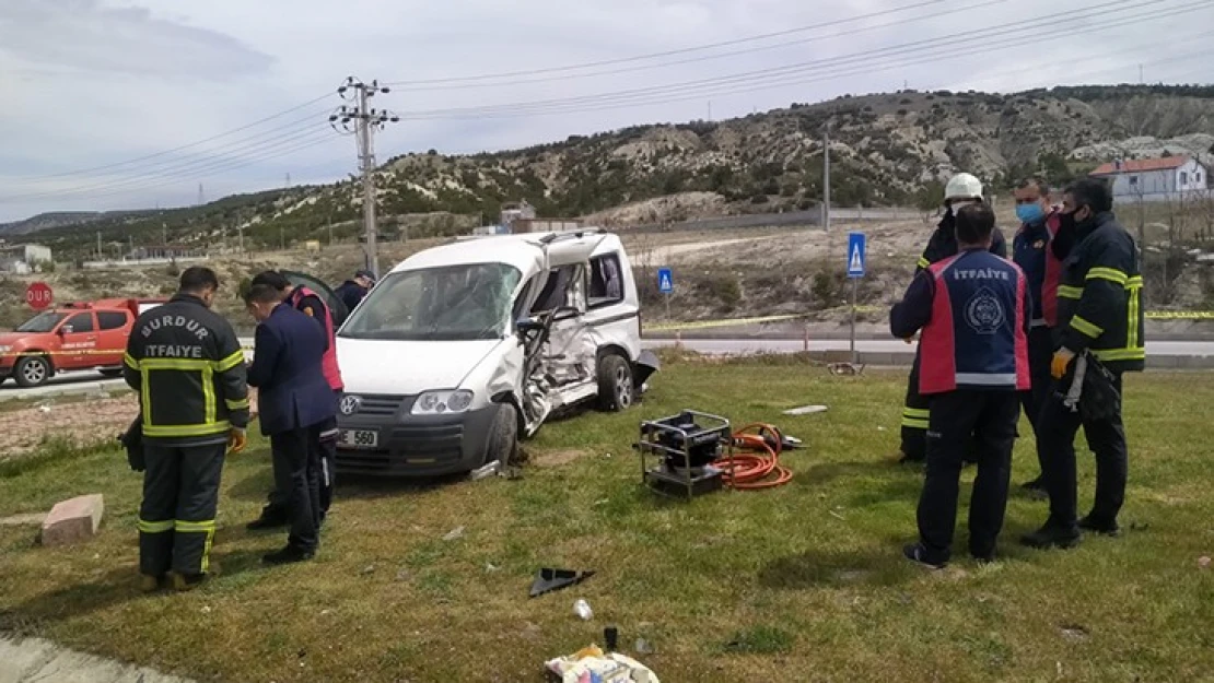 Feci kaza can aldı: 2 ölü, 1 yaralı