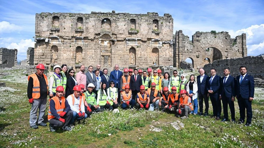 Geleceğe Miras Projesi ile Aspendos'ta çalışmalar yoğunlaştırıldı